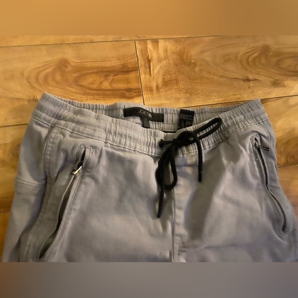 Joe’s Men’s Grey Drop Yoke Cargo Joggers (size small) - Picture 9 of 15